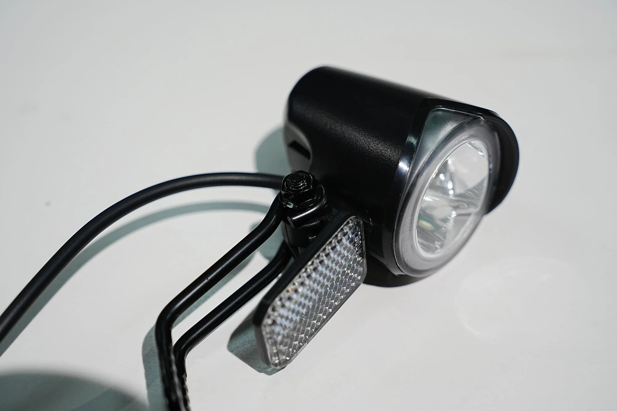 ADOフロントライト